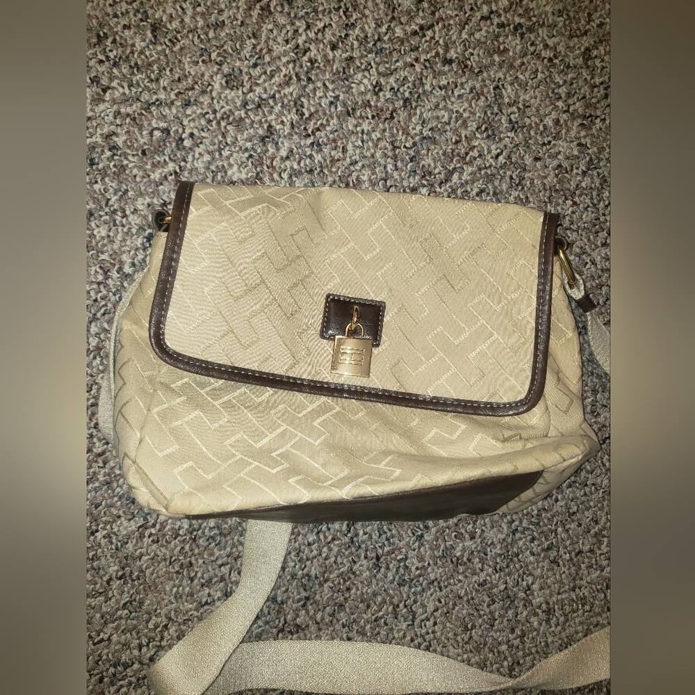 Tommy Hilfiger crossbody purse